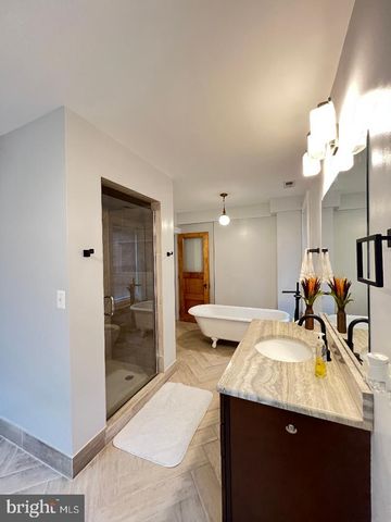 1533 W LOMBARD W, Baltimore, MD 21223