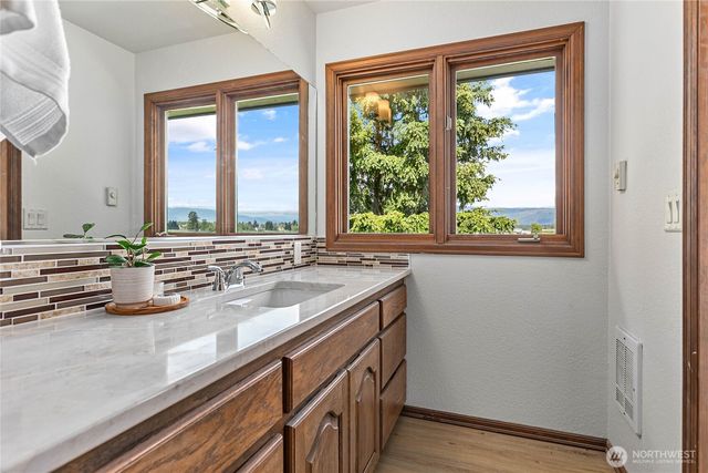 1133 E Pole Road, Everson, WA 98247
