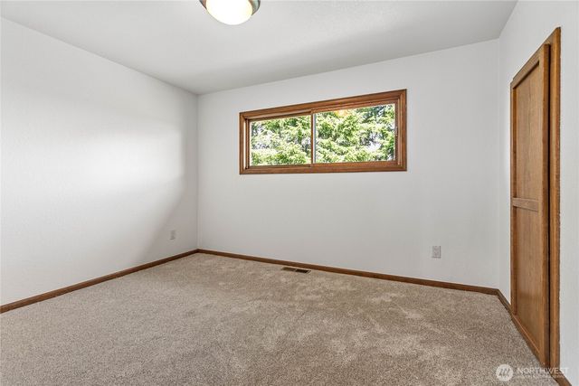 1133 E Pole Road, Everson, WA 98247