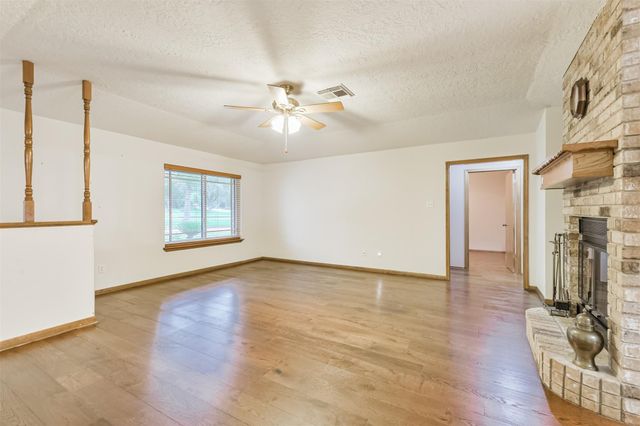 252 Springs Edge Drive, Conroe, TX 77356