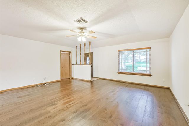 252 Springs Edge Drive, Conroe, TX 77356