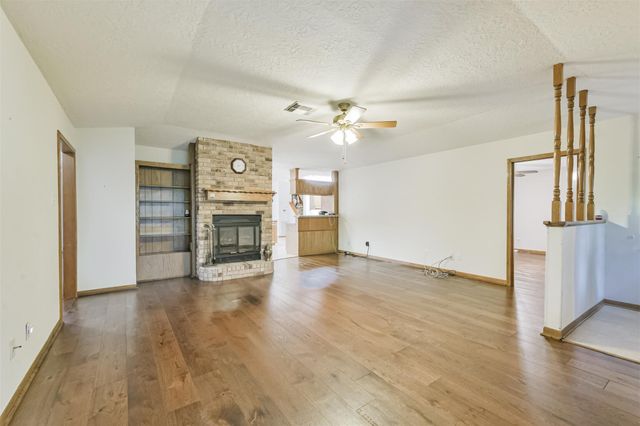 252 Springs Edge Drive, Conroe, TX 77356