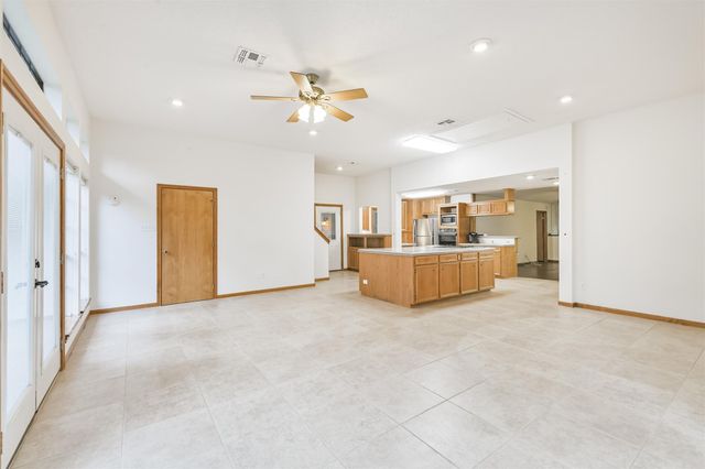 252 Springs Edge Drive, Conroe, TX 77356