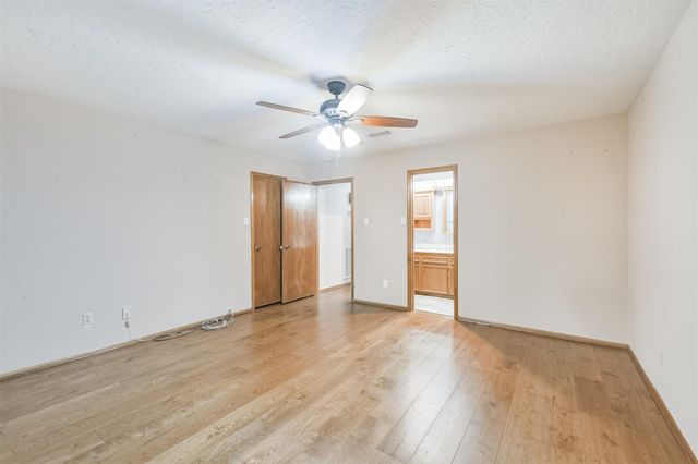252 Springs Edge Drive, Conroe, TX 77356