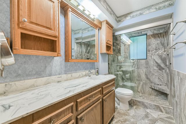 252 Springs Edge Drive, Conroe, TX 77356