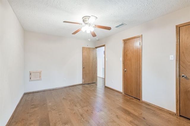 252 Springs Edge Drive, Conroe, TX 77356