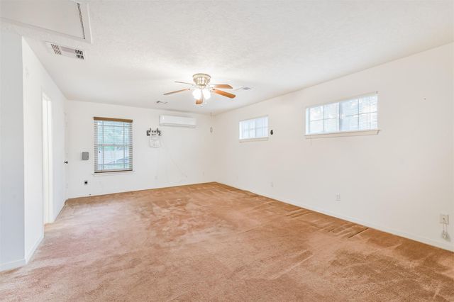 252 Springs Edge Drive, Conroe, TX 77356