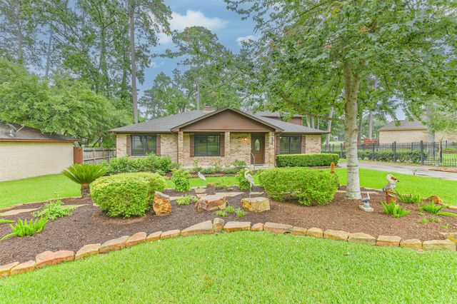 252 Springs Edge Drive, Conroe, TX 77356