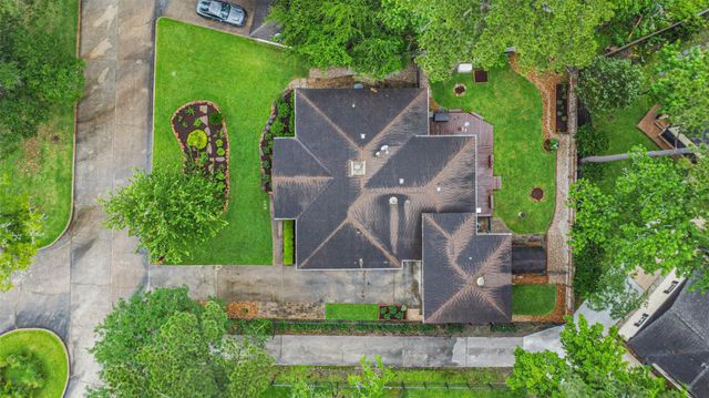 252 Springs Edge Drive, Conroe, TX 77356