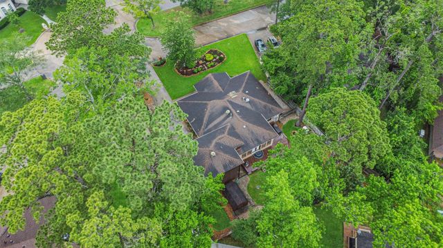 252 Springs Edge Drive, Conroe, TX 77356