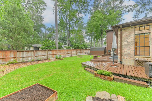 252 Springs Edge Drive, Conroe, TX 77356
