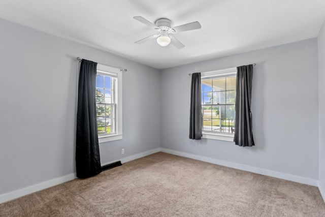 1433 E Division Street, Springfield, MO 65803