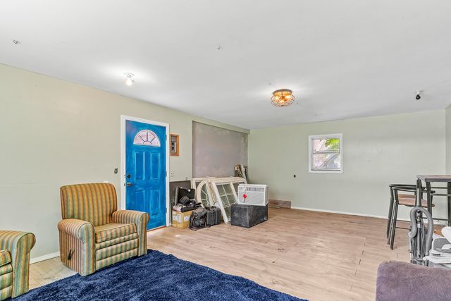 1433 E Division Street, Springfield, MO 65803