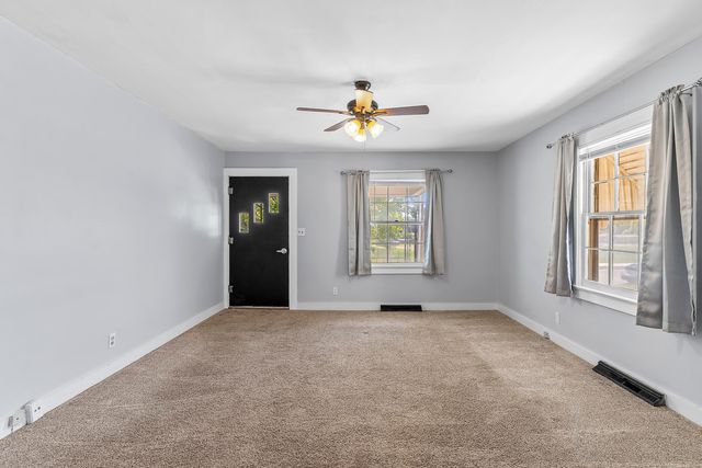 1433 E Division Street, Springfield, MO 65803