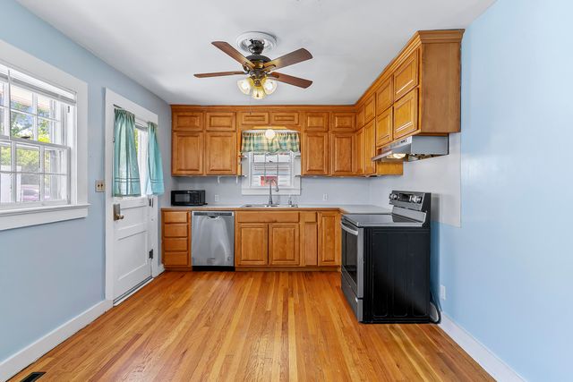1433 E Division Street, Springfield, MO 65803