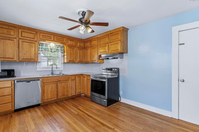 1433 E Division Street, Springfield, MO 65803
