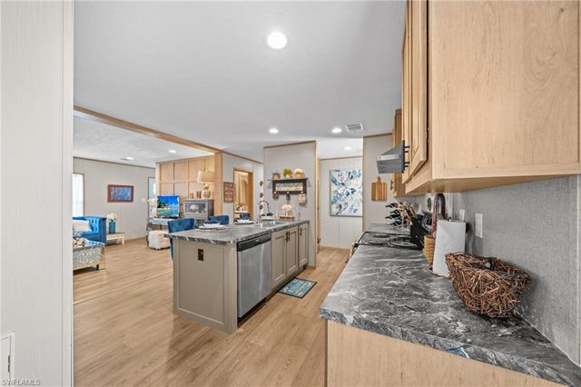 372 Santa Fe TRL, North Fort Myers, FL 33917