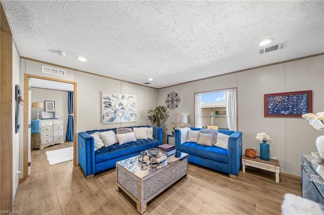 372 Santa Fe TRL, North Fort Myers, FL 33917