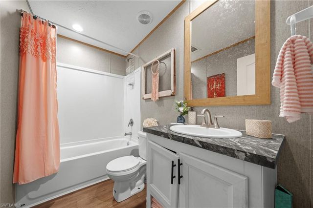 372 Santa Fe TRL, North Fort Myers, FL 33917