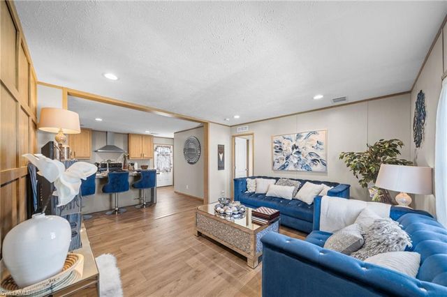 372 Santa Fe TRL, North Fort Myers, FL 33917