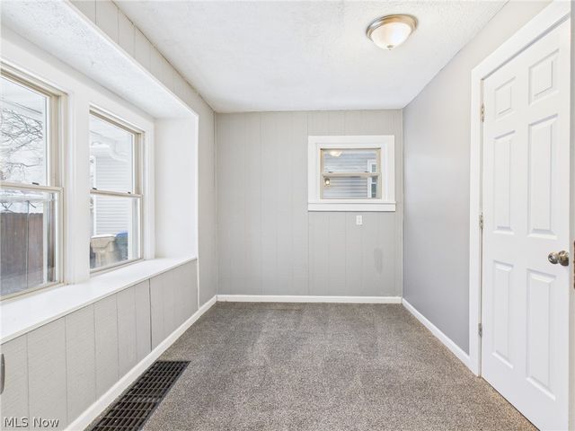754 Arcadia Avenue, Cuyahoga Falls, OH 44221