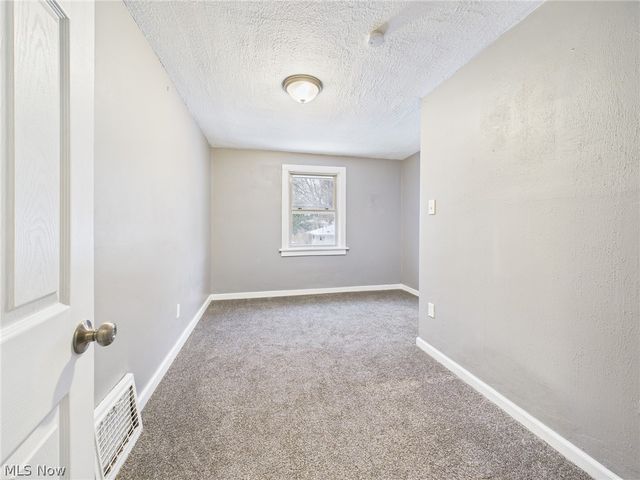 754 Arcadia Avenue, Cuyahoga Falls, OH 44221