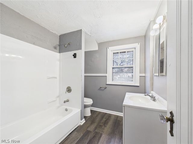 754 Arcadia Avenue, Cuyahoga Falls, OH 44221