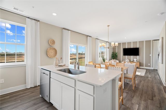 1094 Peachtree Road, Scott Twp, PA 15106