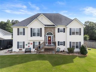 233 Cambridge Drive, Loganville, GA 30052