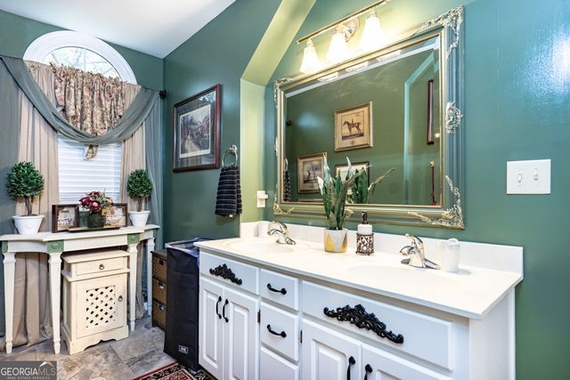102 Canterbury Drive, Lagrange, GA 30241