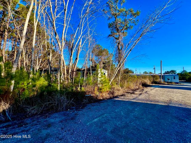 20689 Us Highway 17, Hampstead, NC 28443