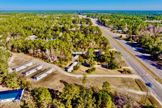 20689 Us Highway 17, Hampstead, NC 28443
