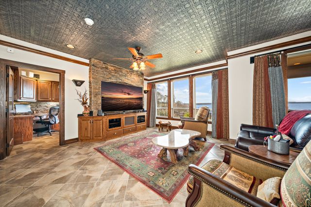 1252 Briar Court, Whitney, TX 76692