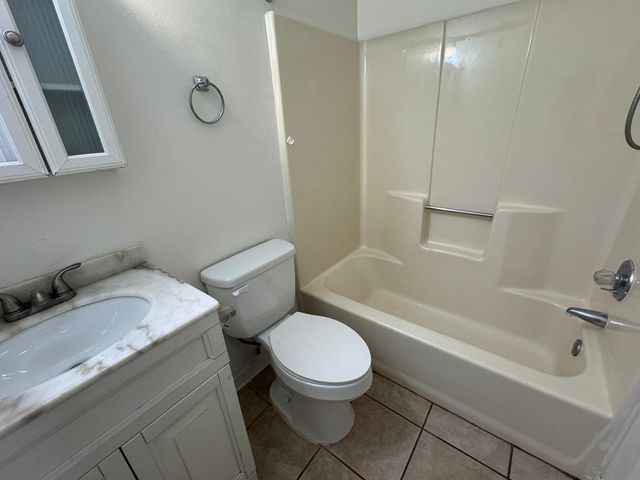 207 W Pinoak Court, Crestview, FL 32539