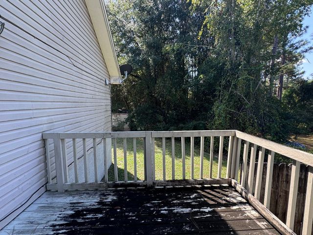 207 W Pinoak Court, Crestview, FL 32539