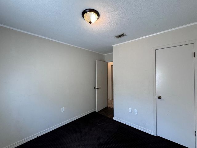 207 W Pinoak Court, Crestview, FL 32539