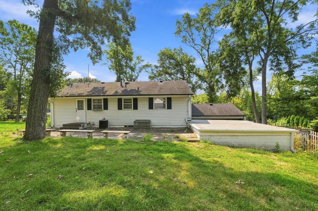 17924 Bell Circle W, Minnetonka, MN 55345