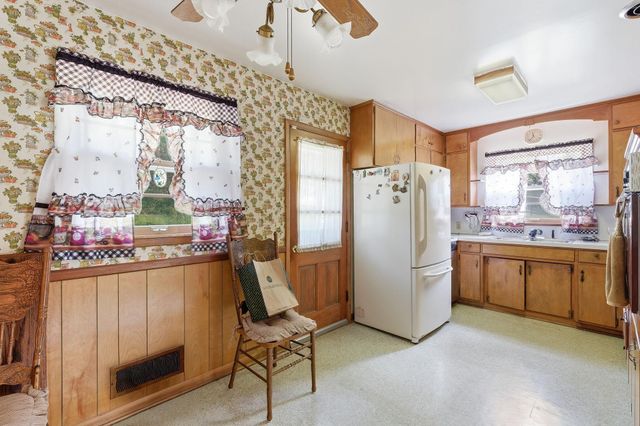 17924 Bell Circle W, Minnetonka, MN 55345