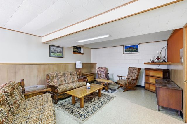 17924 Bell Circle W, Minnetonka, MN 55345