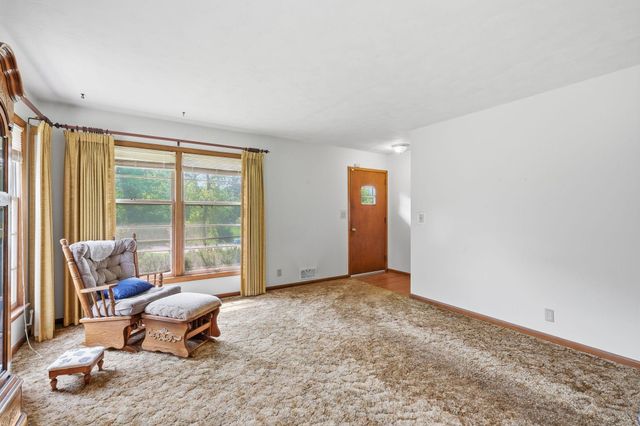 17924 Bell Circle W, Minnetonka, MN 55345