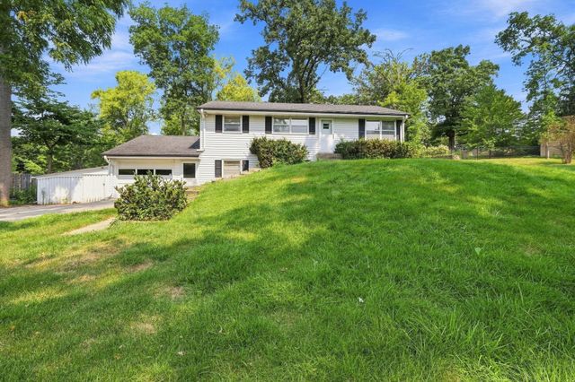 17924 Bell Circle W, Minnetonka, MN 55345