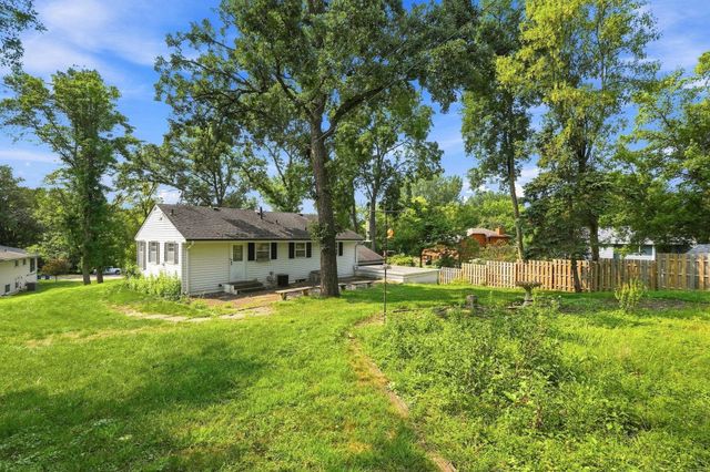 17924 Bell Circle W, Minnetonka, MN 55345