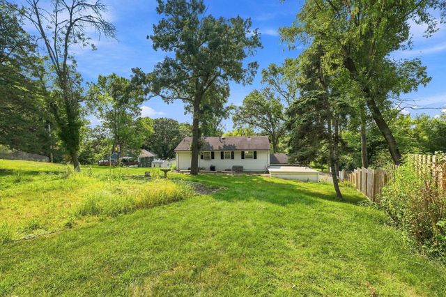 17924 Bell Circle W, Minnetonka, MN 55345