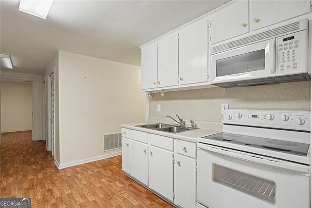 128 Crown Glen Way, Stockbridge, GA 30281
