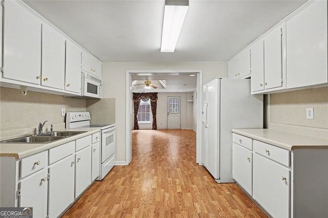 128 Crown Glen Way, Stockbridge, GA 30281