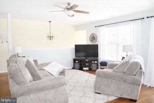 102 REDBUD LN, Mantua, NJ 08051