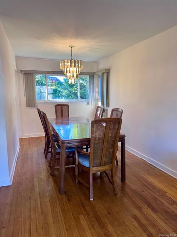 625 Knollwood Drive, West Hempstead, NY 11552