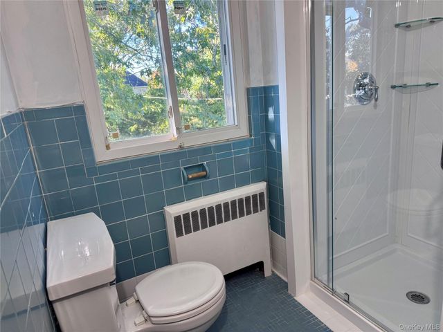 625 Knollwood Drive, West Hempstead, NY 11552