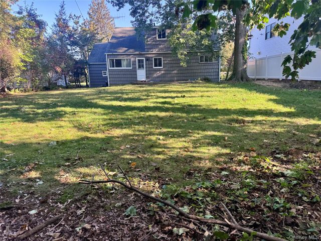 625 Knollwood Drive, West Hempstead, NY 11552