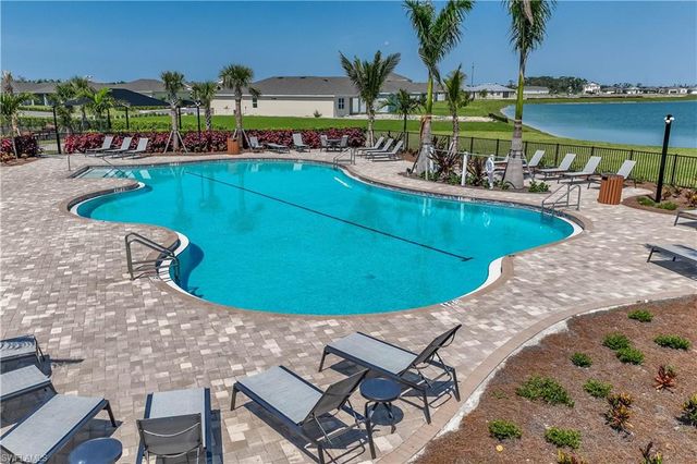556 Spring Hill Lake LOOP, Cape Coral, FL 33993